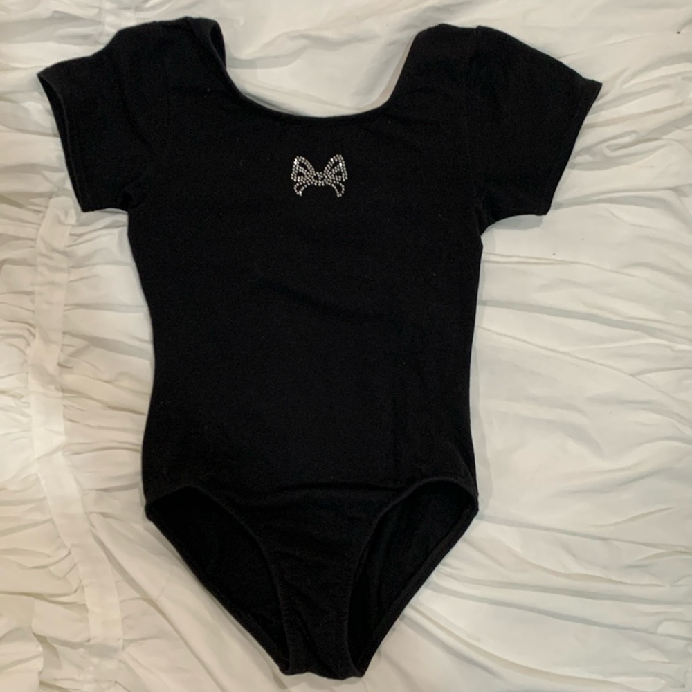 Girls dance leotard with bow in the front